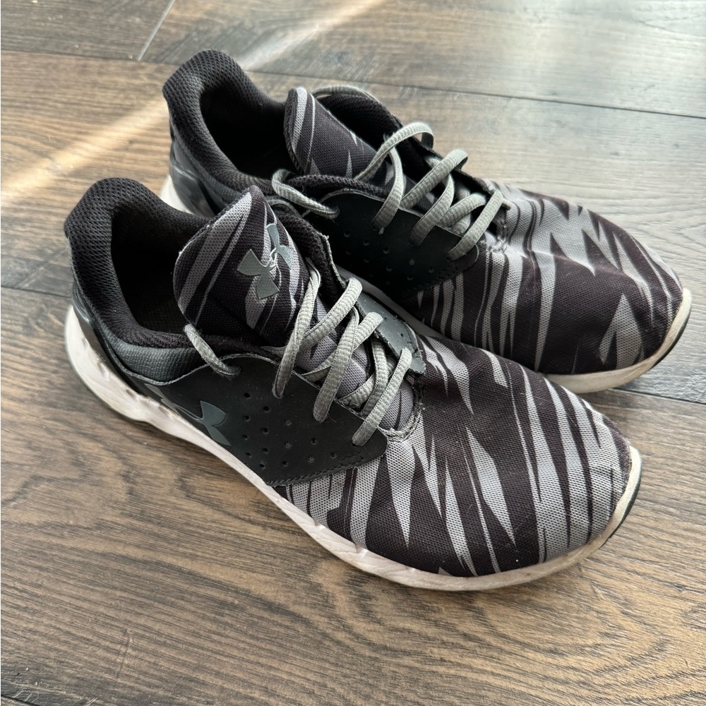 UA Sneakers